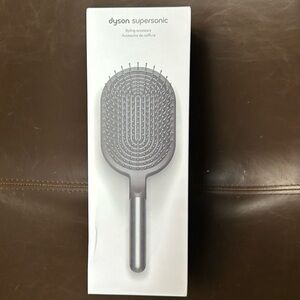 Dyson supersonic paddle brush
